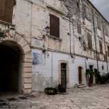 Accanto si trova il Palazzo Marchesale dei Nicolai...
